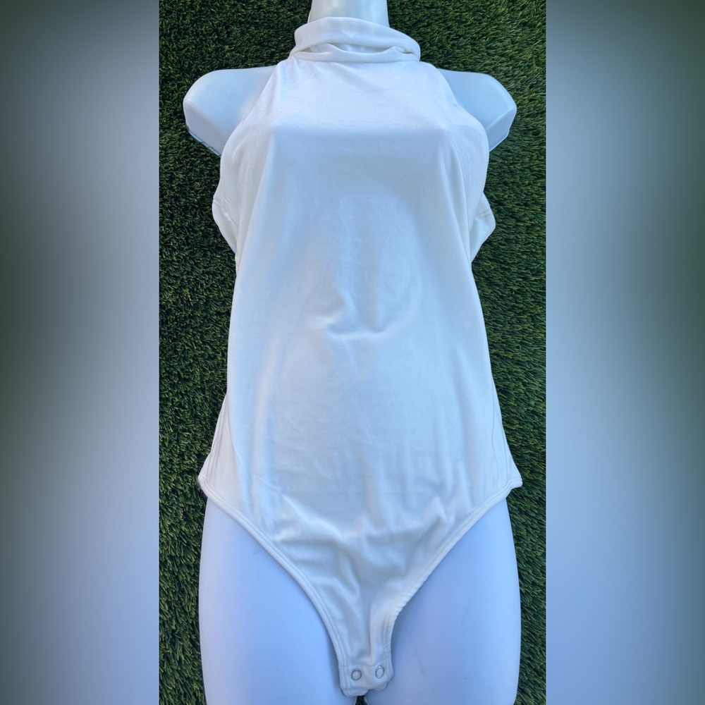 EXPRESS White Sleeveless Bodysuit Size M